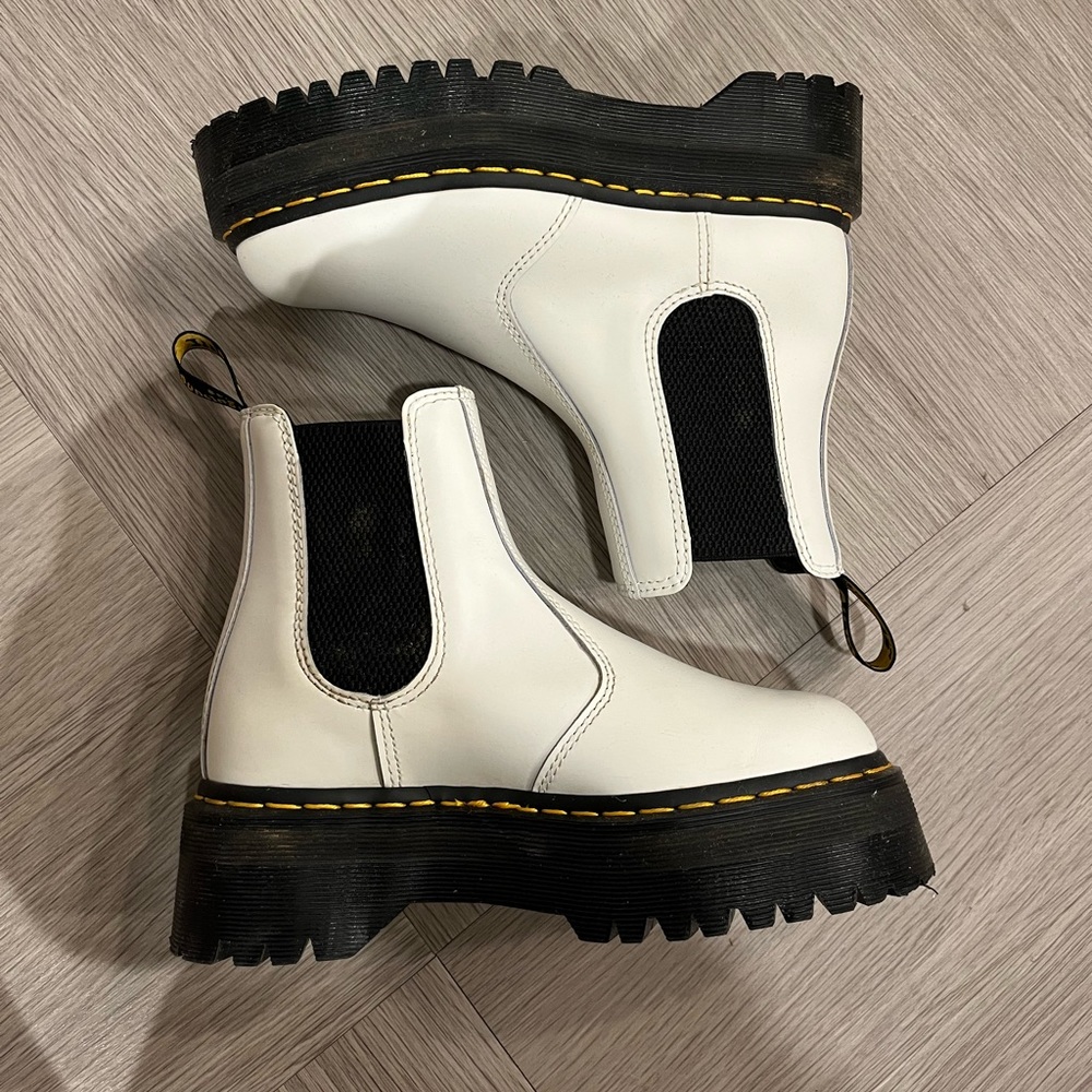 DR. MARTENS Quad Platform Womens White Chelsea Boots .